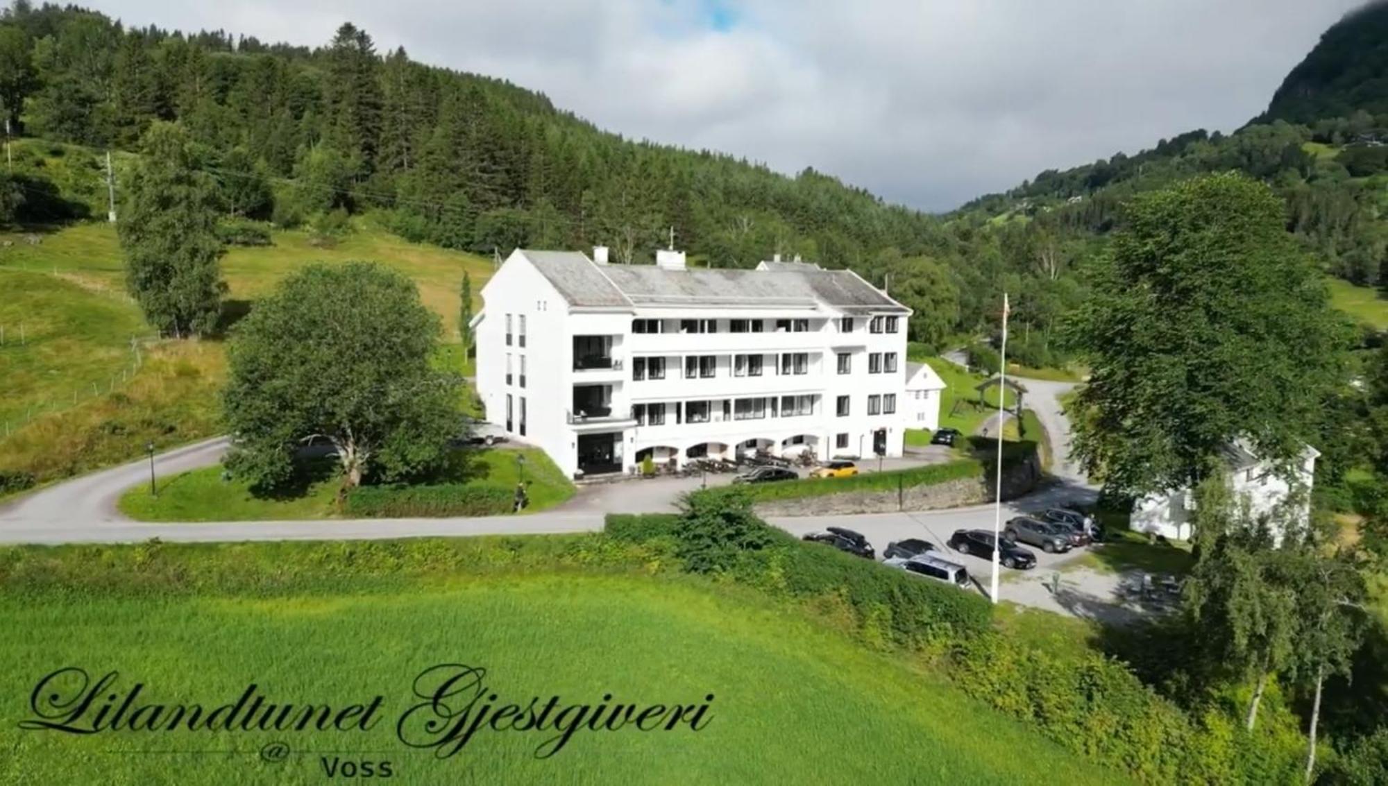 Lilandtunet Gjestgiveri Liland  ภายนอก รูปภาพ